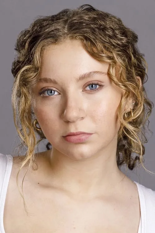 Rylie Coe interpretando a Audrey