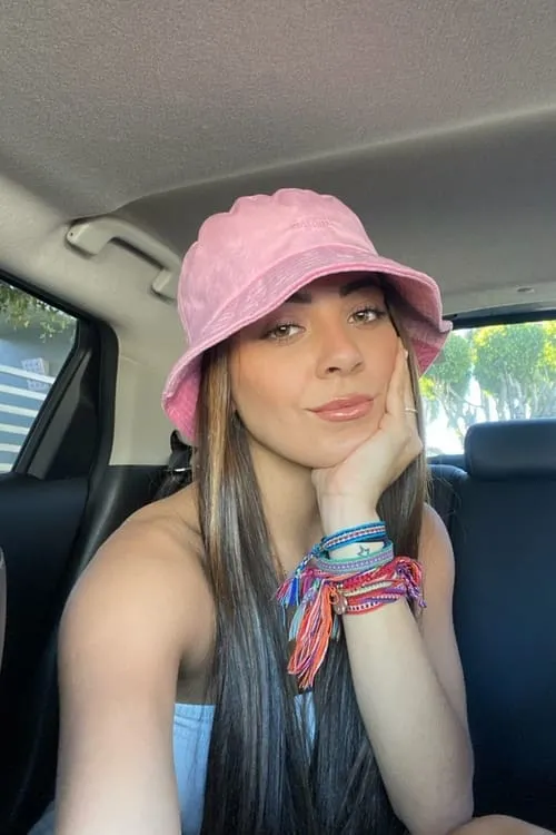 Sabina Hidalgo — personaje: Self