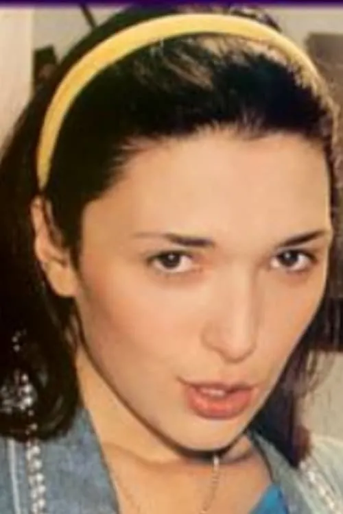 Sabrina Johnson interpretando a