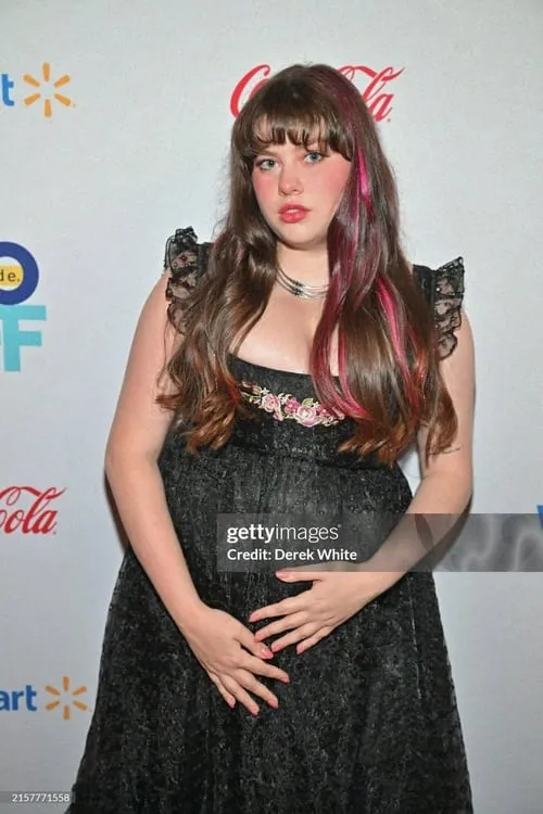 Suzanne DiDonna ha trabajado con Sadie Bones en 1 ocasiones