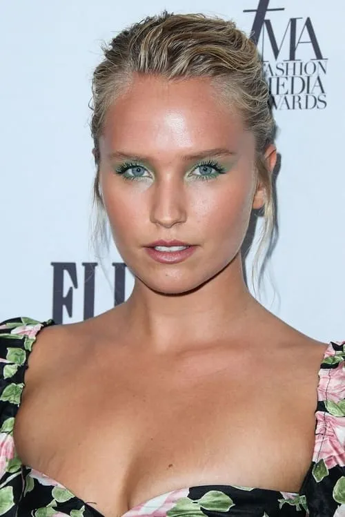 Hannah Ferguson ha trabajado con Sailor Brinkley-Cook en 1 ocasiones