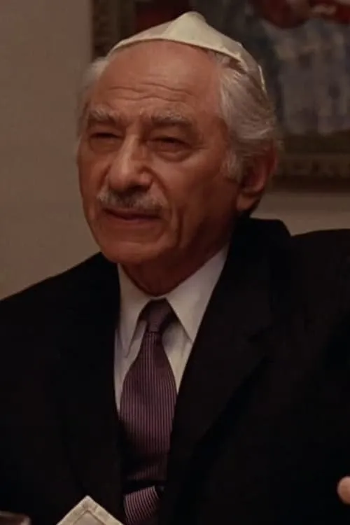 Salem Ludwig interpretando a Man at Pool