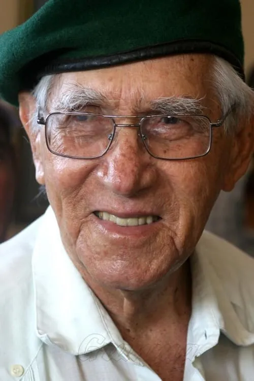 Raúl García Losada ha trabajado con Salvador Wood en 1 ocasiones