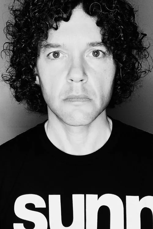 Sara Barker ha trabajado con Sam Genovese en 1 ocasiones