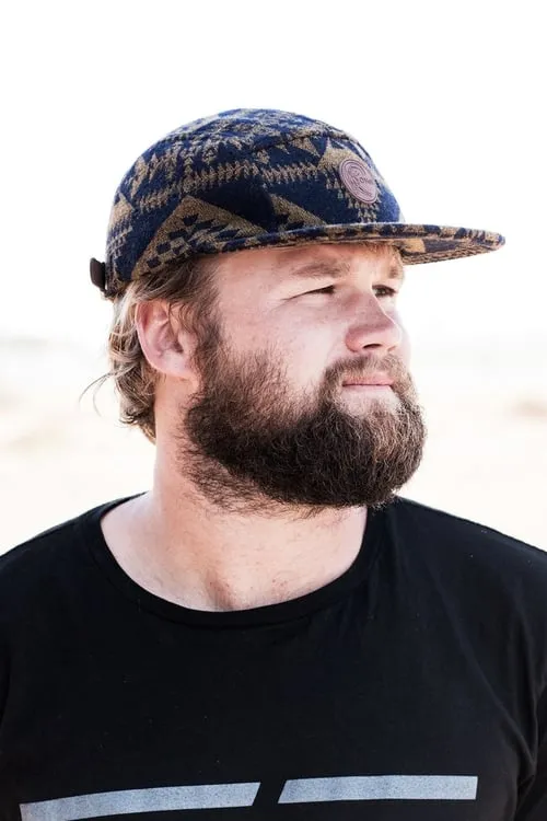 Aaron Hadlow ha trabajado con Sam Light en 1 ocasiones