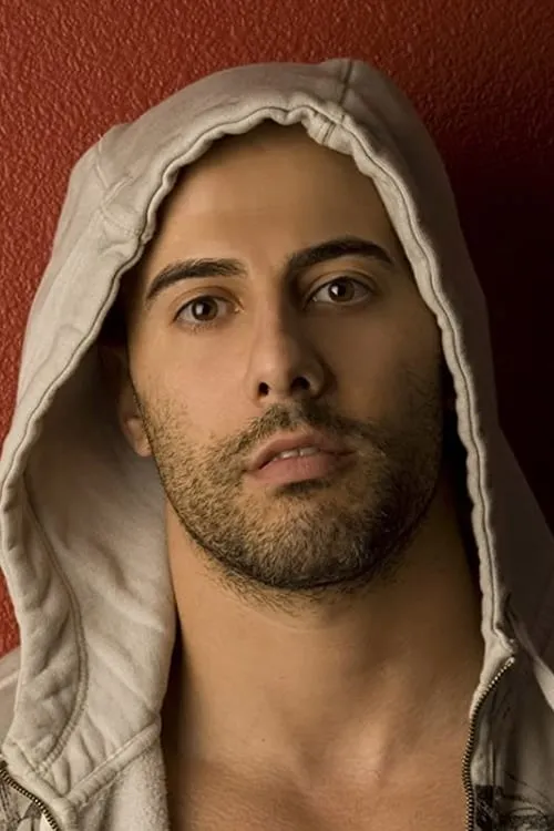 Ty Sharp ha trabajado con Sam Sabbah en 1 ocasiones