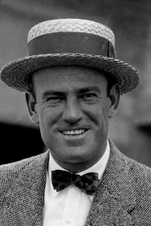 Sam Wood interpretando a Wounded Soldier (uncredited)