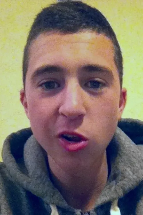 Sami Bouzid interpretando a Jean-Mohamed 'JM'