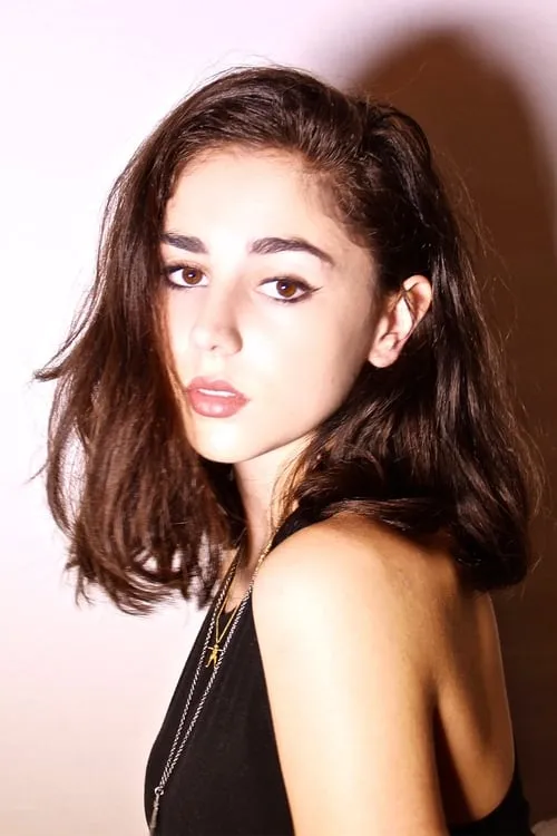 Tedra Millan ha trabajado con Samia Finnerty en 1 ocasiones