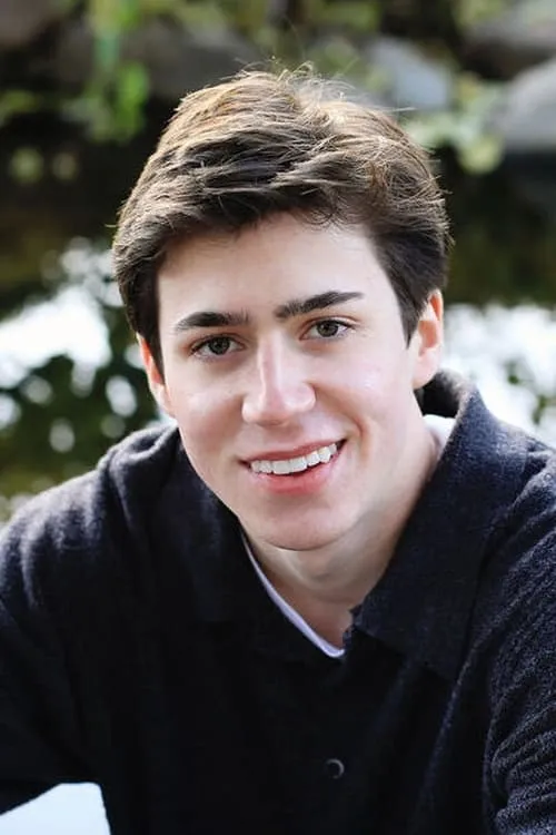 Sammy Curcuru interpretando a Young Aiden