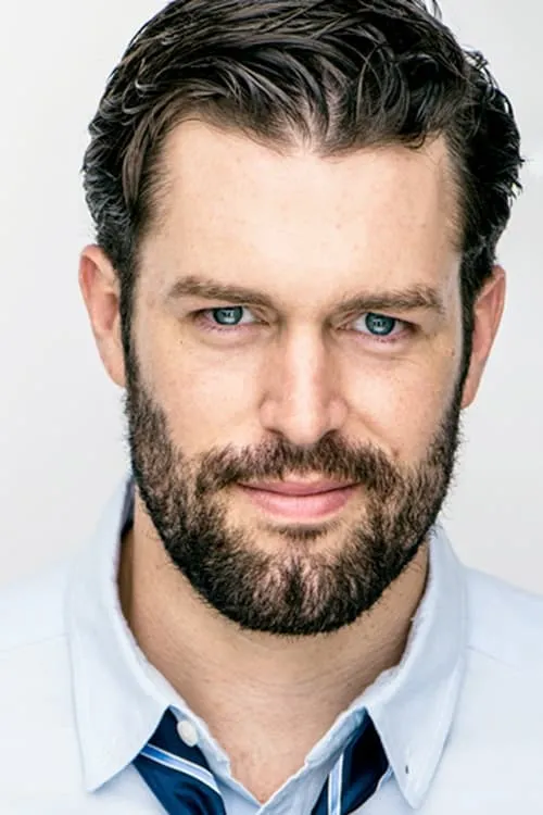 Logan Squire ha trabajado con Samuel Whitten en 1 ocasiones