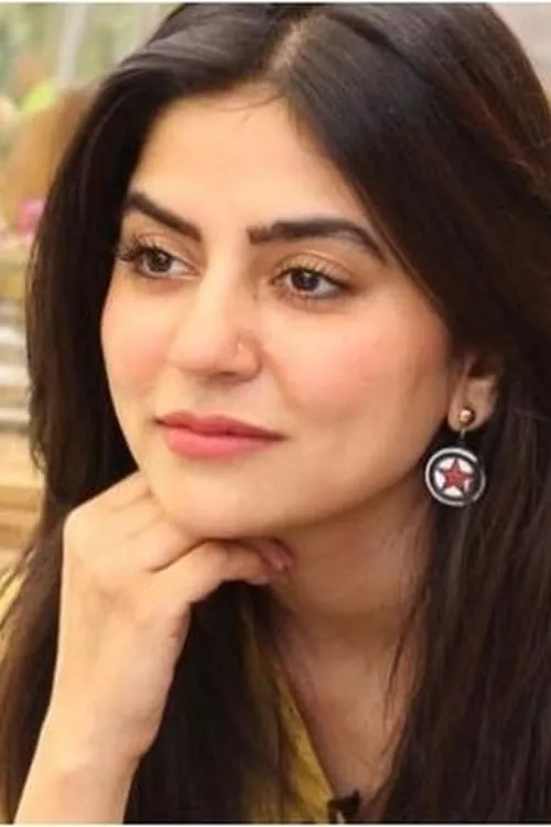 Sanam Baloch — personaje: Akbari (Becky)