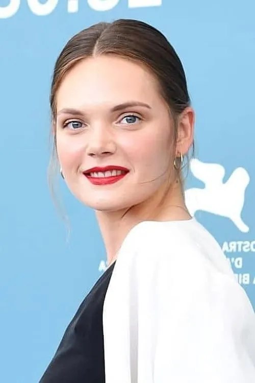 Sandra Drzymalska interpretando a Kasandra