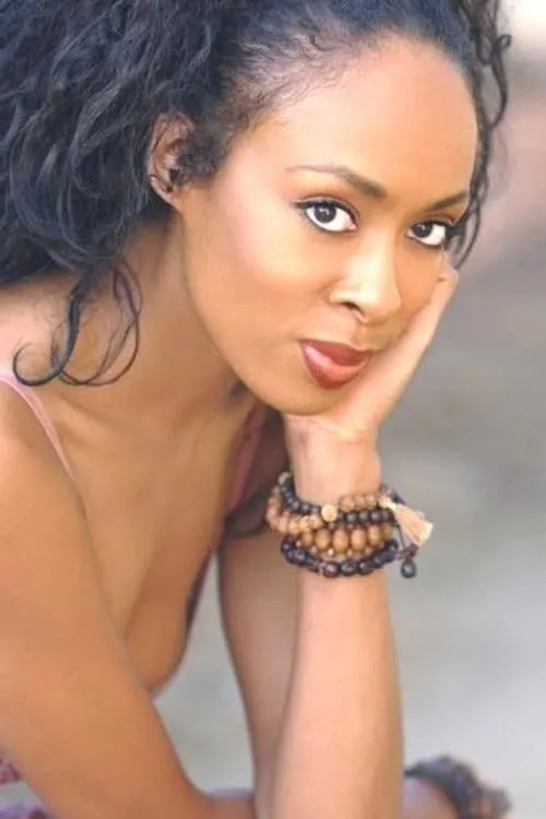 Sandy Brown interpretando a Luwanda