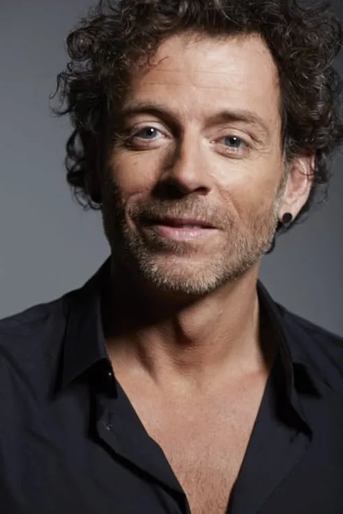 Santiago Ruiz interpretando a Javier