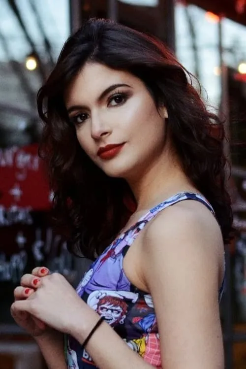 Sara Cobo interpretando a Isabel