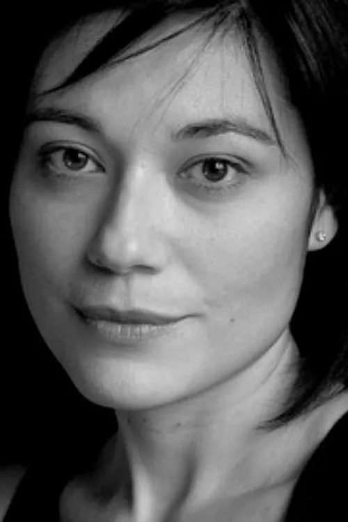 Raphaël Coleman ha trabajado con Sara Houghton en 1 ocasiones