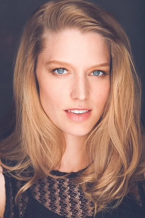 Sarah Brooks interpretando a Sarah Yates