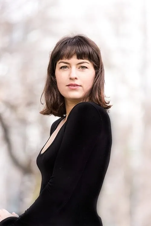 Sarah Clarke interpretando a Steph