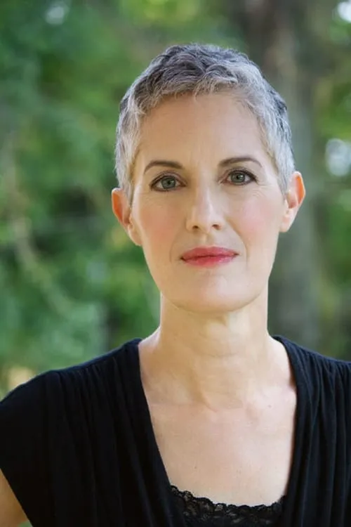 Sarah Dacey Charles en su biografía y filmografía