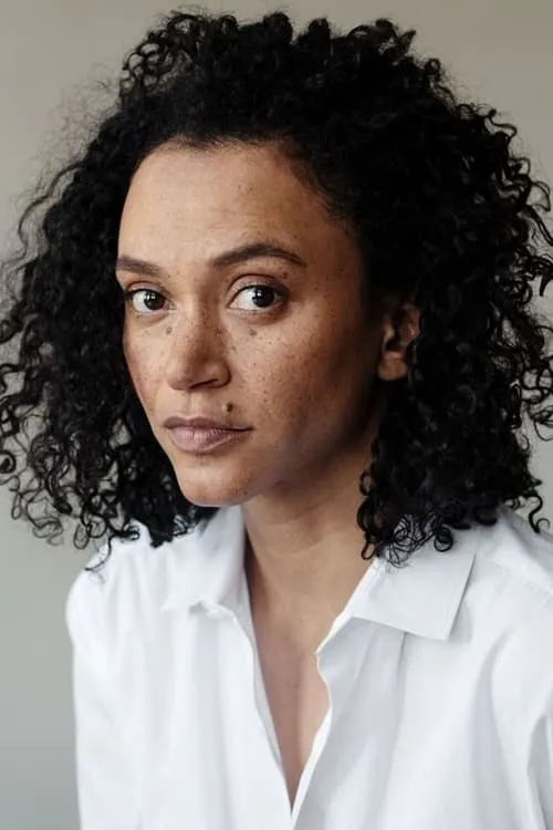 Sarah Masuch interpretando a Lena