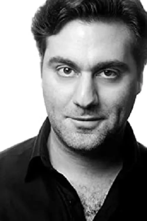 Sargon Yelda interpretando a Anas