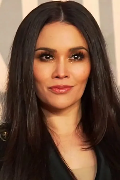 Sarimah Ibrahim interpretando a Inspector Farah