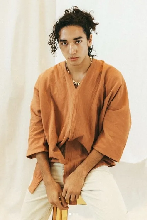 Saul Vasquez interpretando a Gabriel