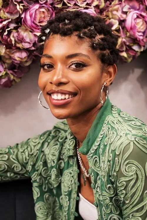 Madeleine Dunbar ha trabajado con Savanna Small en 1 ocasiones