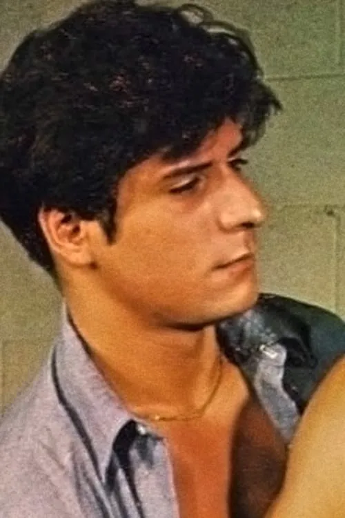 Scott Forbes interpretando a Pannell