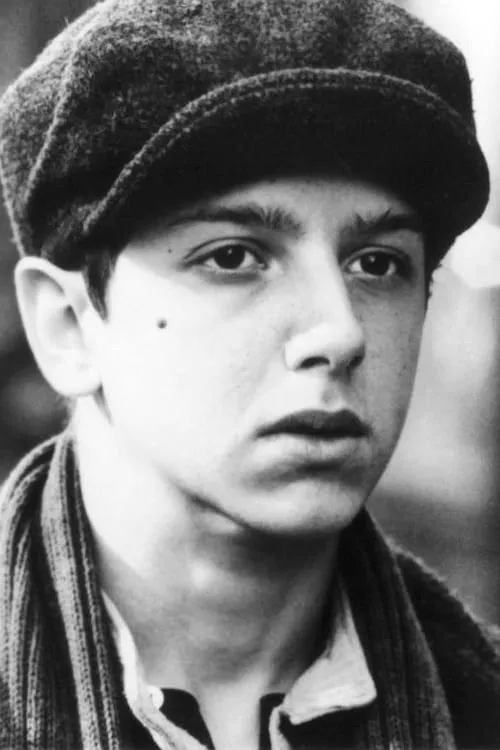 Scott Schutzman Tiler interpretando a Eric