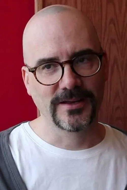 Sean Garrity interpretando a Narrator (voice) (uncredited)