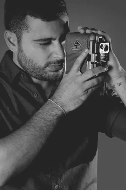 Sélim Mourad interpretando a Sélim