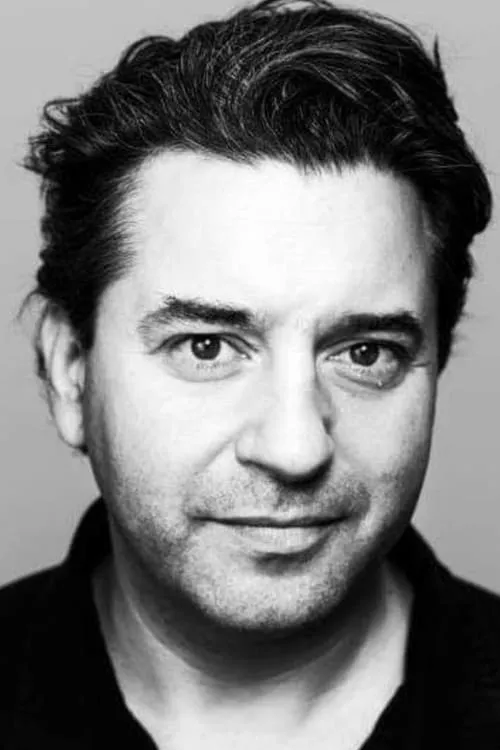 Șerban Georgevici interpretando a Dacian Messenger