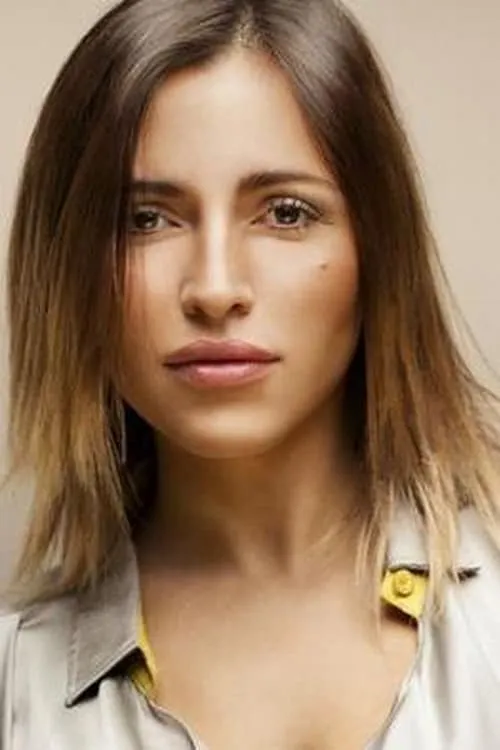 Serena Brancale interpretando a Annamaria