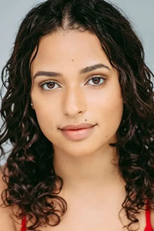 Serena Crouse interpretando a Hannah