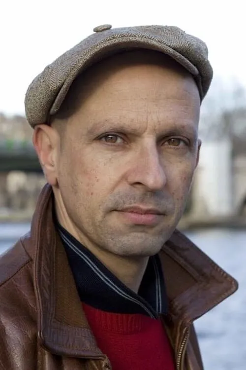 Serge Kribus interpretando a Laborde