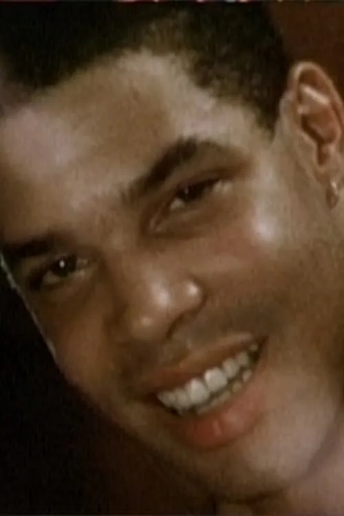 Sergio Alba interpretando a