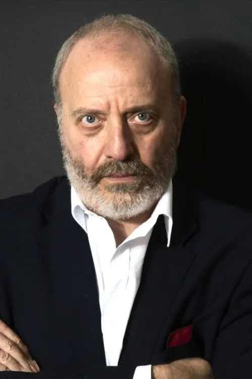 Sergio Basile interpretando a Medico