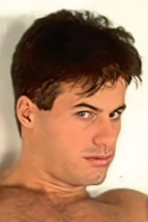 Sergio Calucci interpretando a (segment 