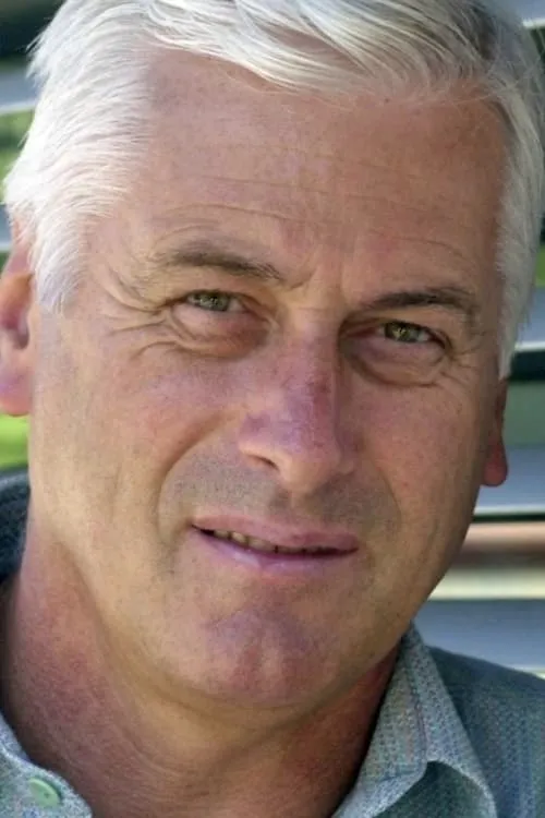 Sergio Gobbi interpretando a Self