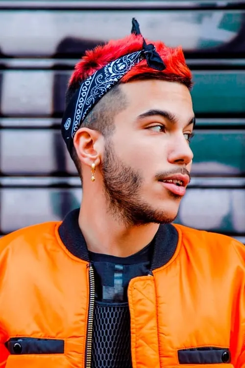 Sfera Ebbasta en su biografía y filmografía
