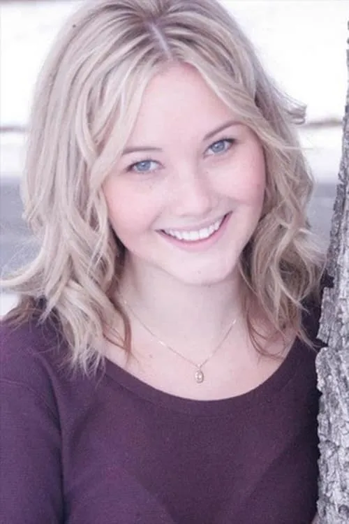 Shae Keebler interpretando a Young Suzanne