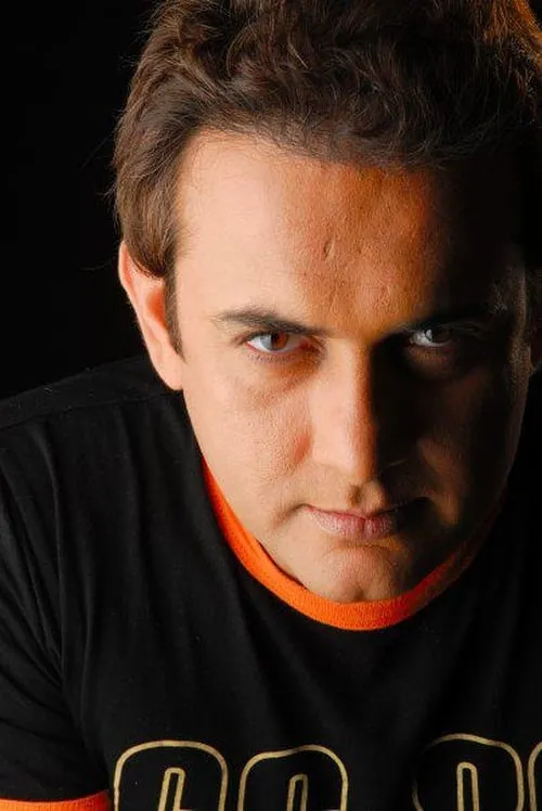 Shahood Alvi — personaje: Akram