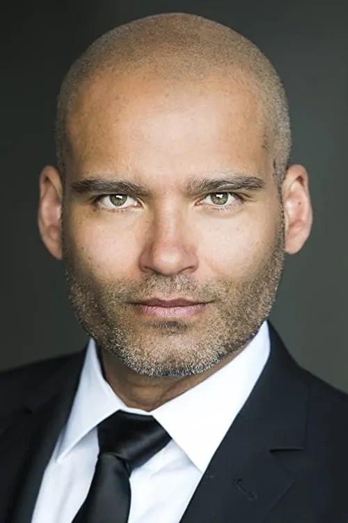 Hugh Ross ha trabajado con Shaker Paleja en 1 ocasiones