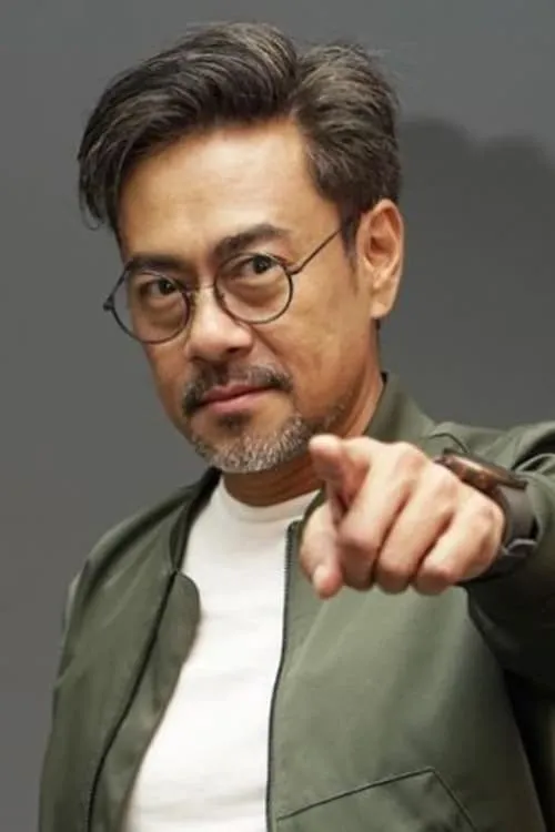 Sham Visa interpretando a Sam