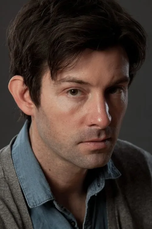 Shane Carruth interpretando a Jeff