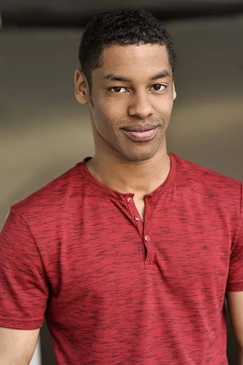 Shane Symons interpretando a Clarence The Pimp