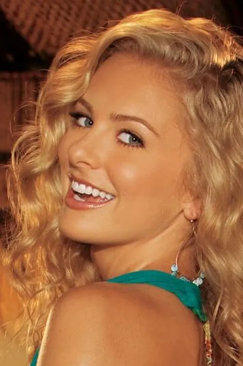 Shanna McLaughlin interpretando a Casey