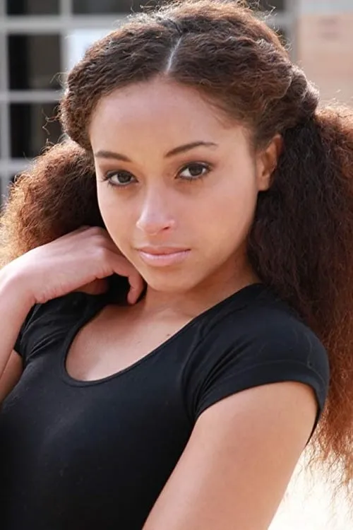 Shannon Destiny Ryan — personaje: Sabine